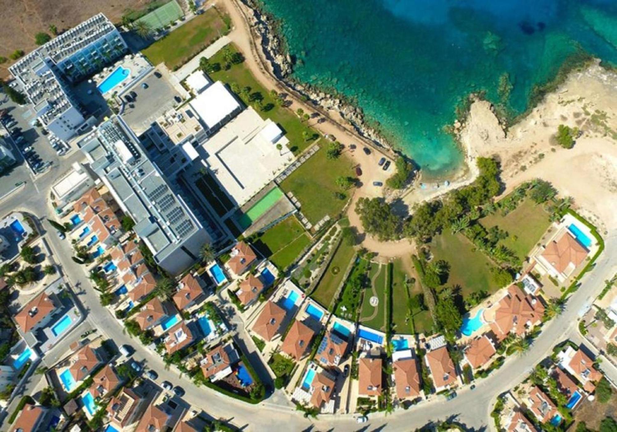 Amber - Coralli Beachfront Apartment โปรทาราส ภายนอก รูปภาพ